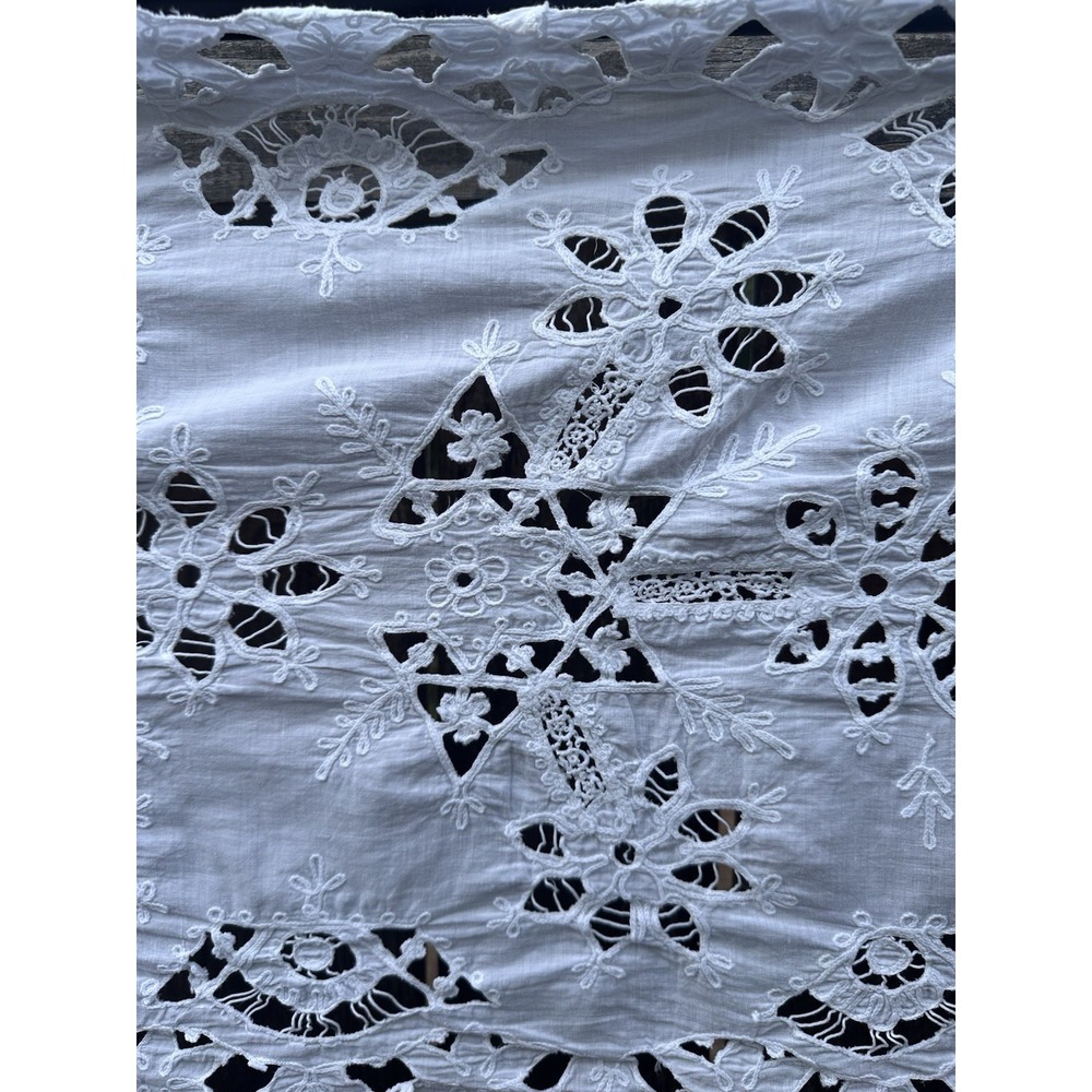 Vintage Hand Embroidered Cutwork Table Runner White Linen Floral 49 x 16 - Picture 3 of 13